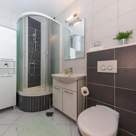 For 2, Balcony, Wi-fi, Public Parking, Private Entrance 스플리트