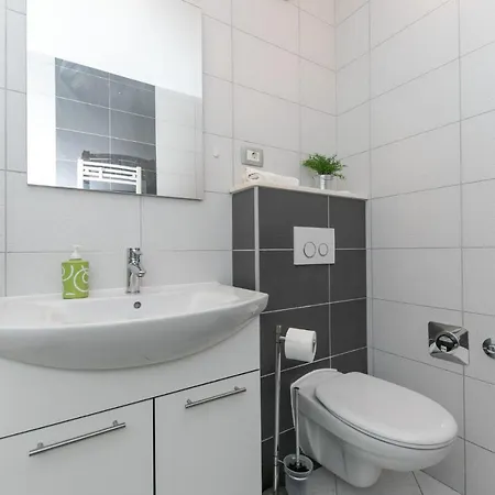 아파트 For 2, Balcony, Wi-fi, Public Parking, Private Entrance