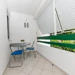 아파트 For 2, Balcony, Wi-fi, Public Parking, Private Entrance