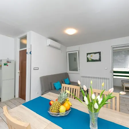 Apartament For 2, Balcony, Wi-fi, Public Parking, Private Entrance Split