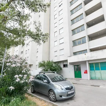 Apartment For 2, Balcony, Wi-fi, Public Parking, Private Entrance *