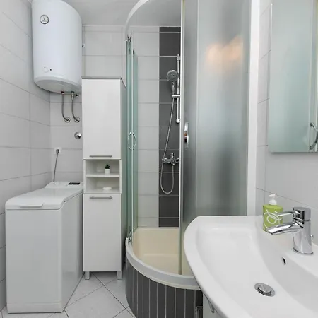 Apartment For 2, Balcony, Wi-fi, Public Parking, Private Entrance