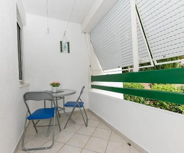 Apartment For 2, Balcony, Wi-fi, Public Parking, Private Entrance