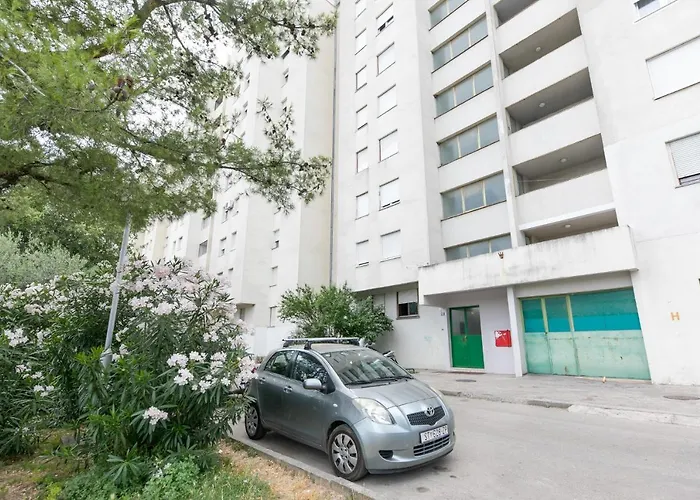 Apartment For 2, Balcony, Wi-fi, Public Parking, Private Entrance *