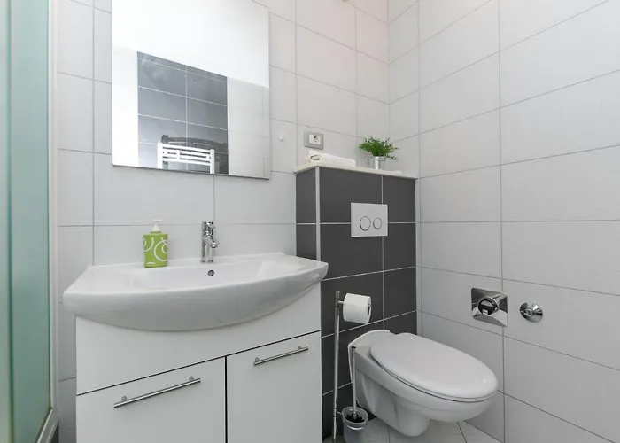 Apartment For 2, Balcony, Wi-fi, Public Parking, Private Entrance