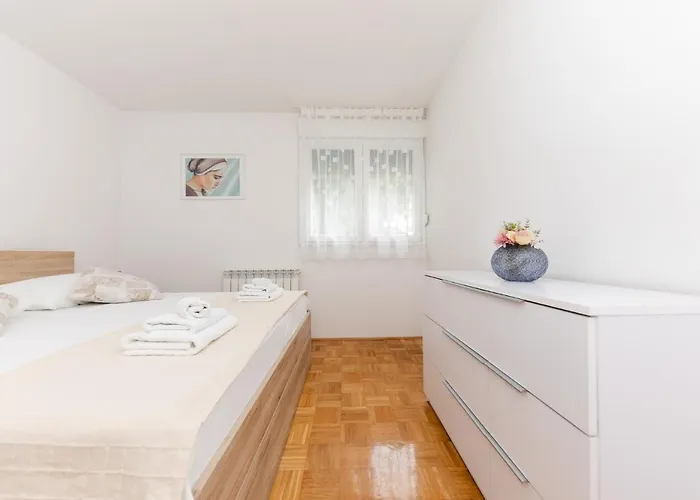 For 2, Balcony, Wi-fi, Public Parking, Private Entrance Apartment *