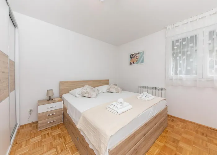 For 2, Balcony, Wi-fi, Public Parking, Private Entrance Apartment Split